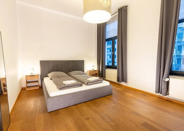 Apartment Pempelfort Luxury Townhouse Düsseldorf