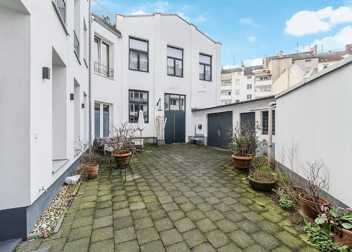 Pempelfort Luxury Townhouse *